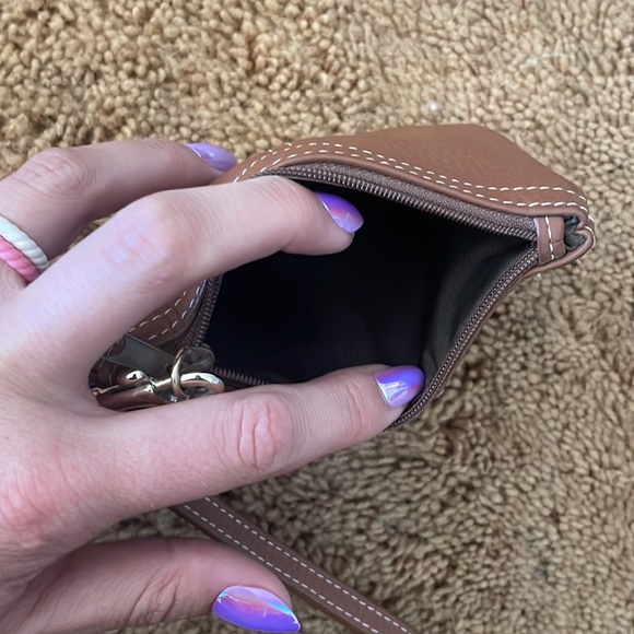 Dooney and Bourke Brown Leather Wristlet 🤎 - Picture 3 of 3